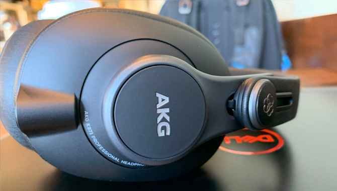 4) AKG Pro Audio Headphones K371