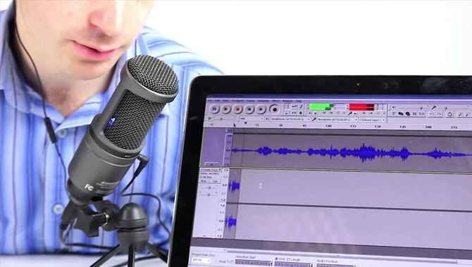 5. Audio-Technica AT2020USB+ Cardioid Condenser USB Microphone, With Built-In Headphone Jack & Volume Control, Perfect for Content Creators
