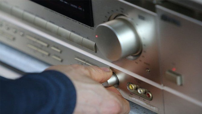 How To Connect A Turntable To A Receiver Without A Phono Input. jpg (1)