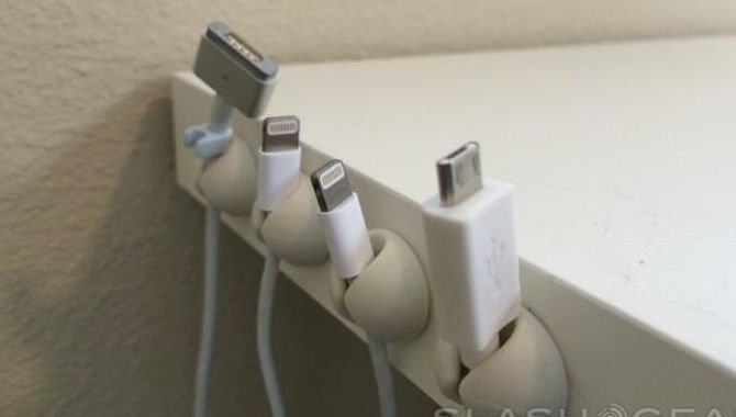 How-to-Keep-Cords-from-Twisting-up-1