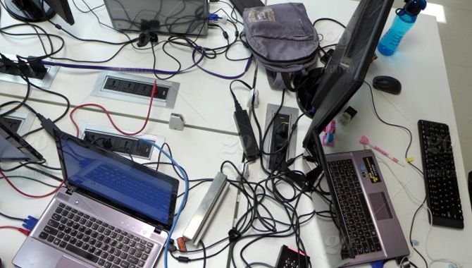 Why-do-the-Cords-Get-Twisted