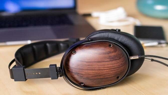 What are the compulsory features of an ideal Audiophile Headphone