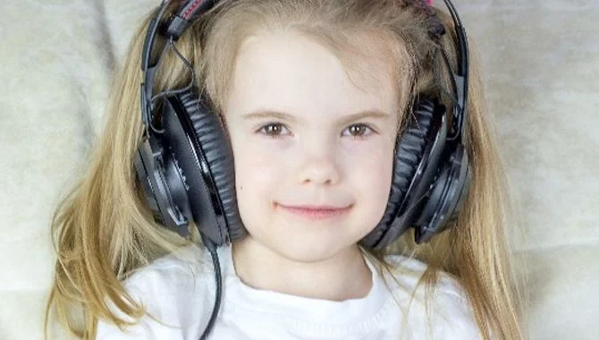 Disadvantages-Of-Taking-A-Picture-With-Headphones